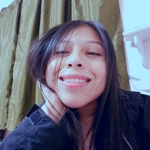 Meet your Posher, Adriana - Picture 2 of 2